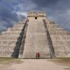 O famoso 'Castillo', a mais emblemática construção de Chichen-Itza, na península do Yucatán, no México